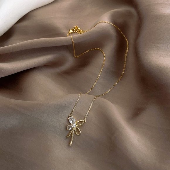 GOLICC Bow Necklace - Picture 6 of 9